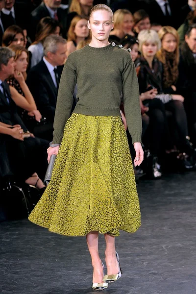 Look 48